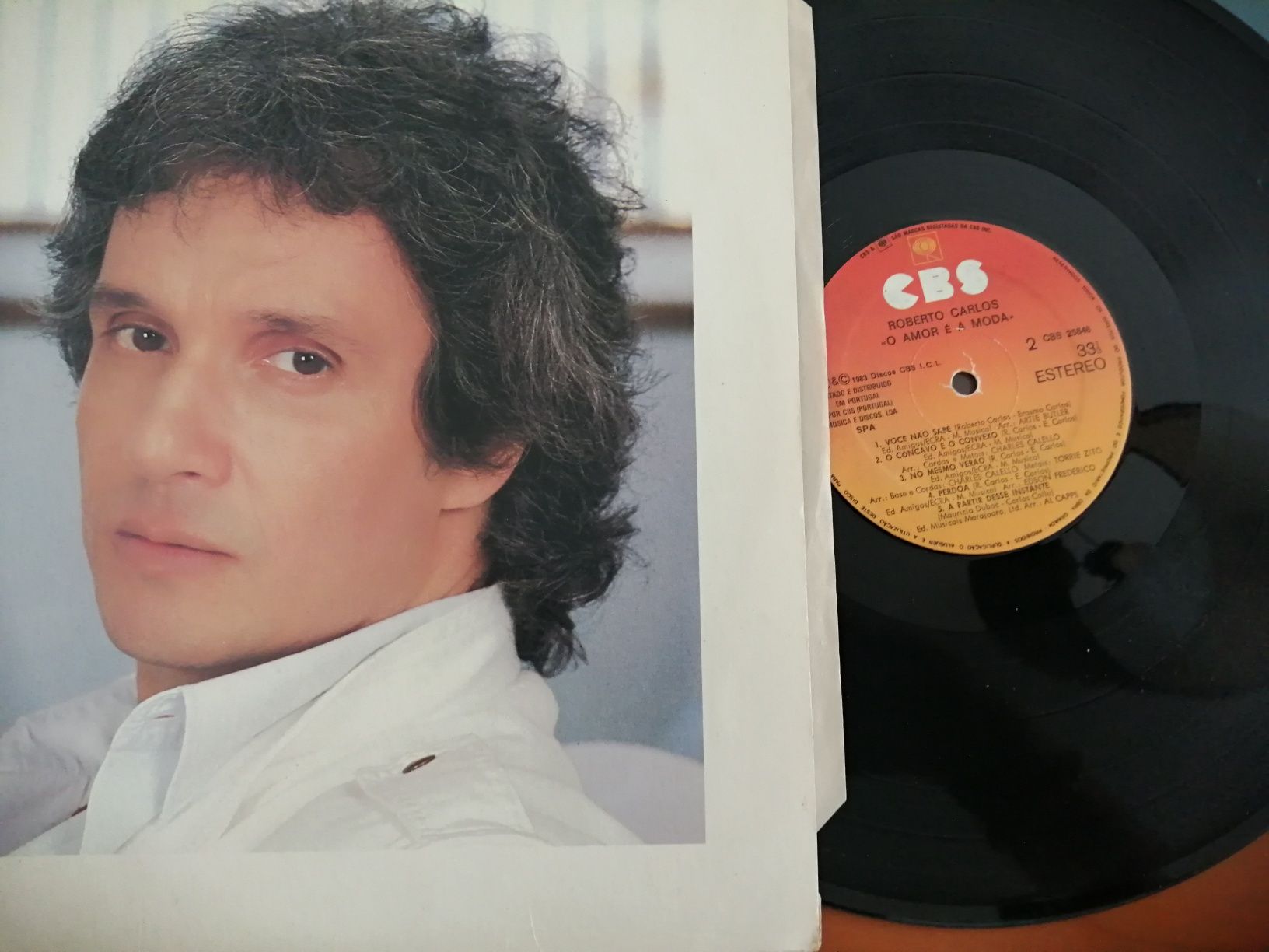 Vinil Roberto Carlos - O amor é a moda"	disco de vinil como novo!!