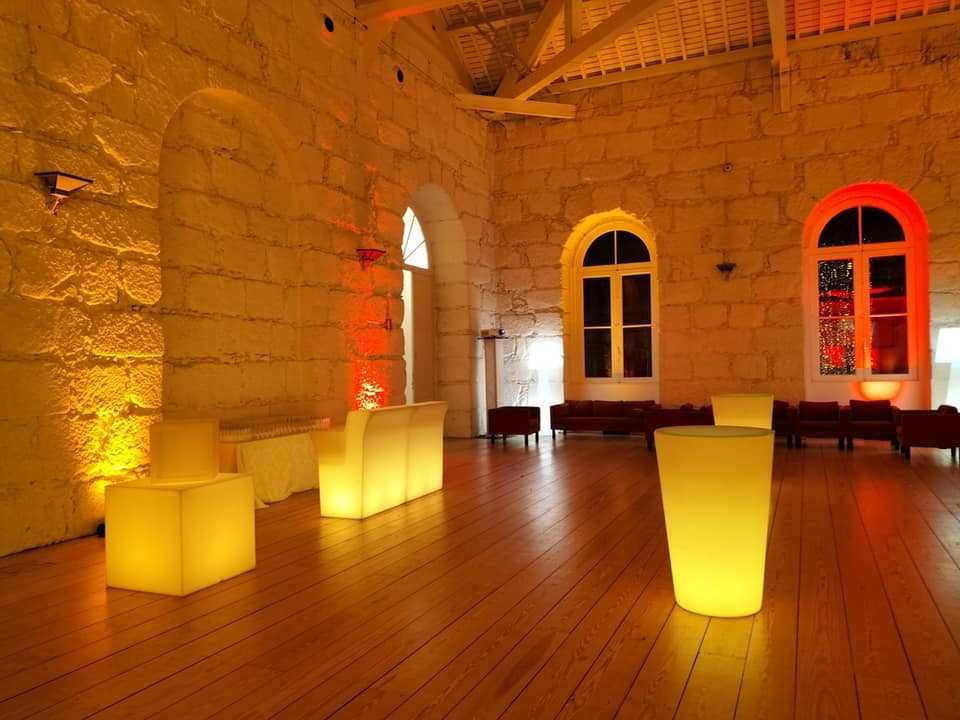 Mesa iluminada com rgb