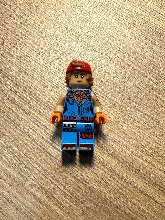 Lego figurka nowa Fortnite Sparkplug