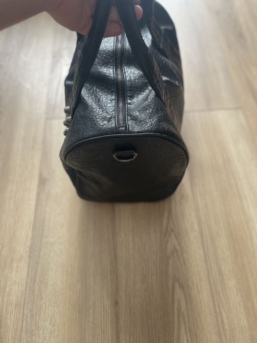 Torba podręczna do ręki weekendowa Avant garde z ćwiekami diffle bag