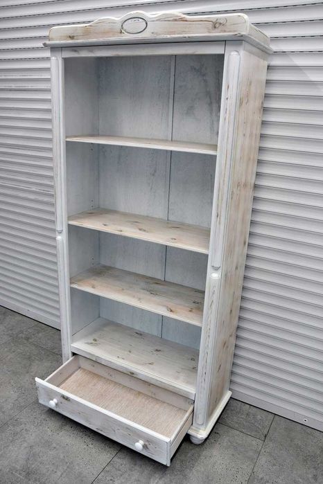 regał z drewna sosnowego - jak nowy