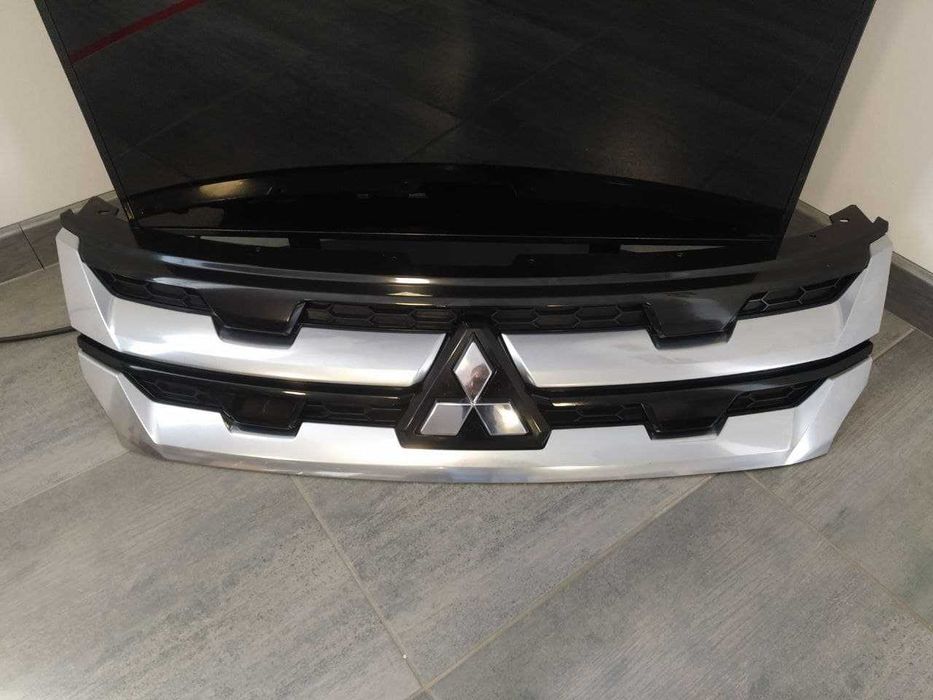 Решітка радіатора Mitsubishi ASX Outlander Sport RVR 2020 - 2022