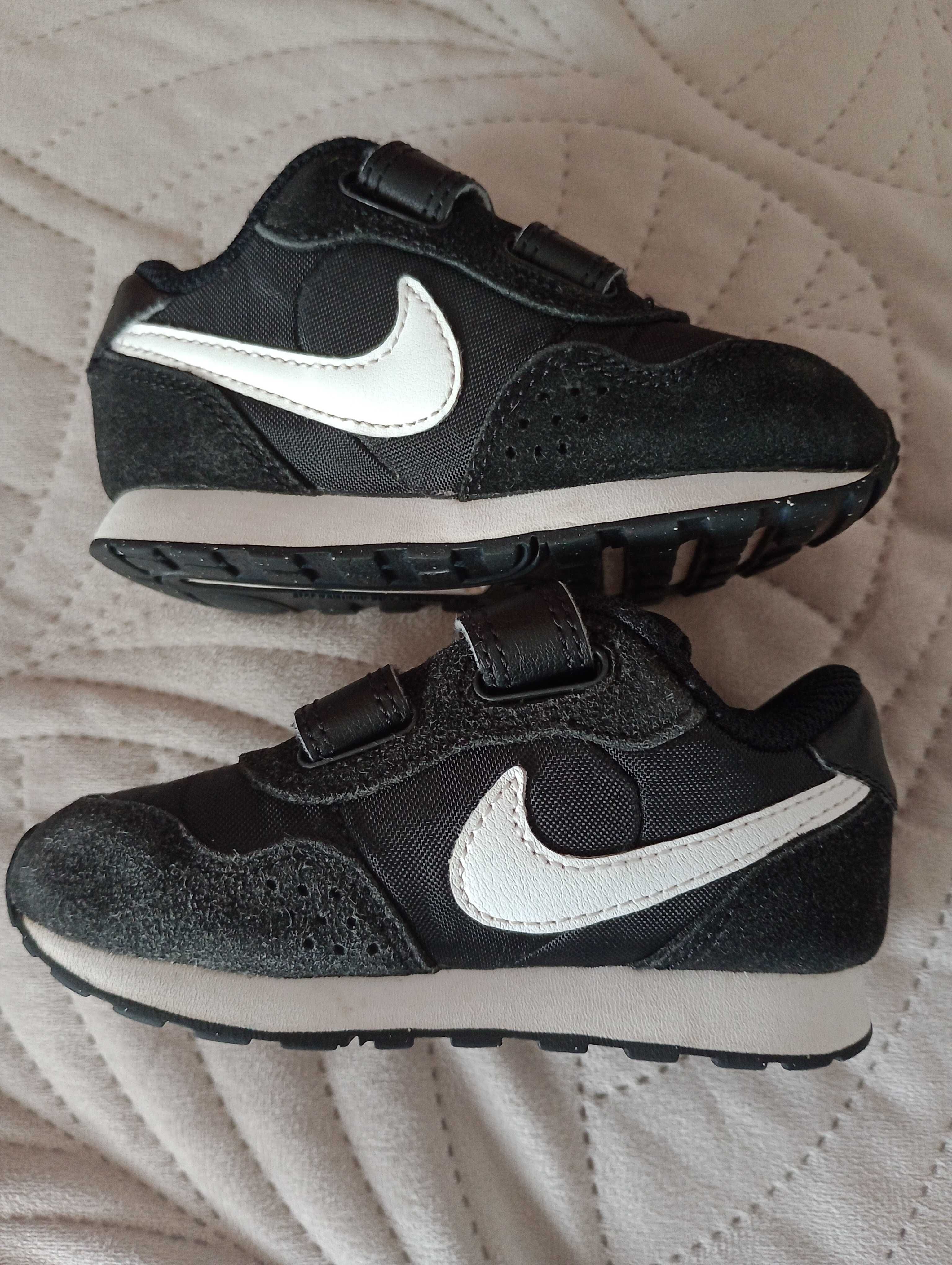 Buty sportowe chłopięce 22 Nike wkładka 14cm CN 8560 buty na rzepy