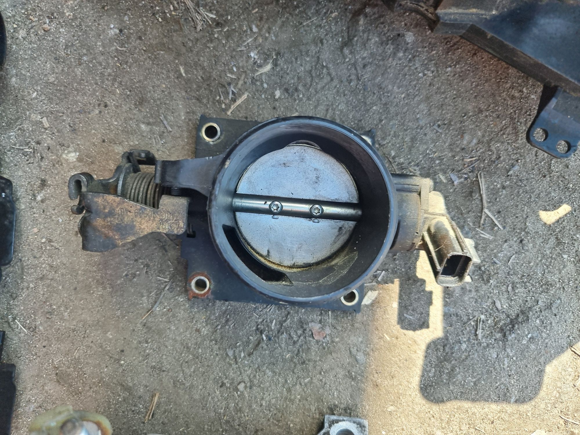 Впускной коллектор mazda 5 6 LF GG  02-07 L341-13-100J