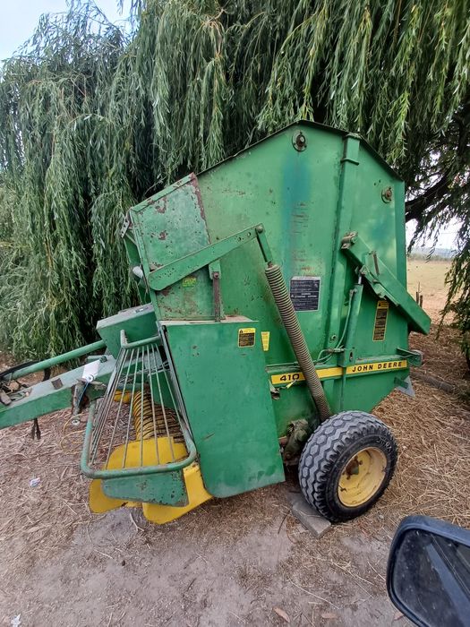 Vendo enfardadeira de rolos e volta fenos