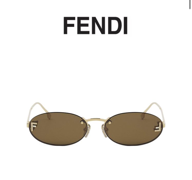 В наяності окуляри Fendi