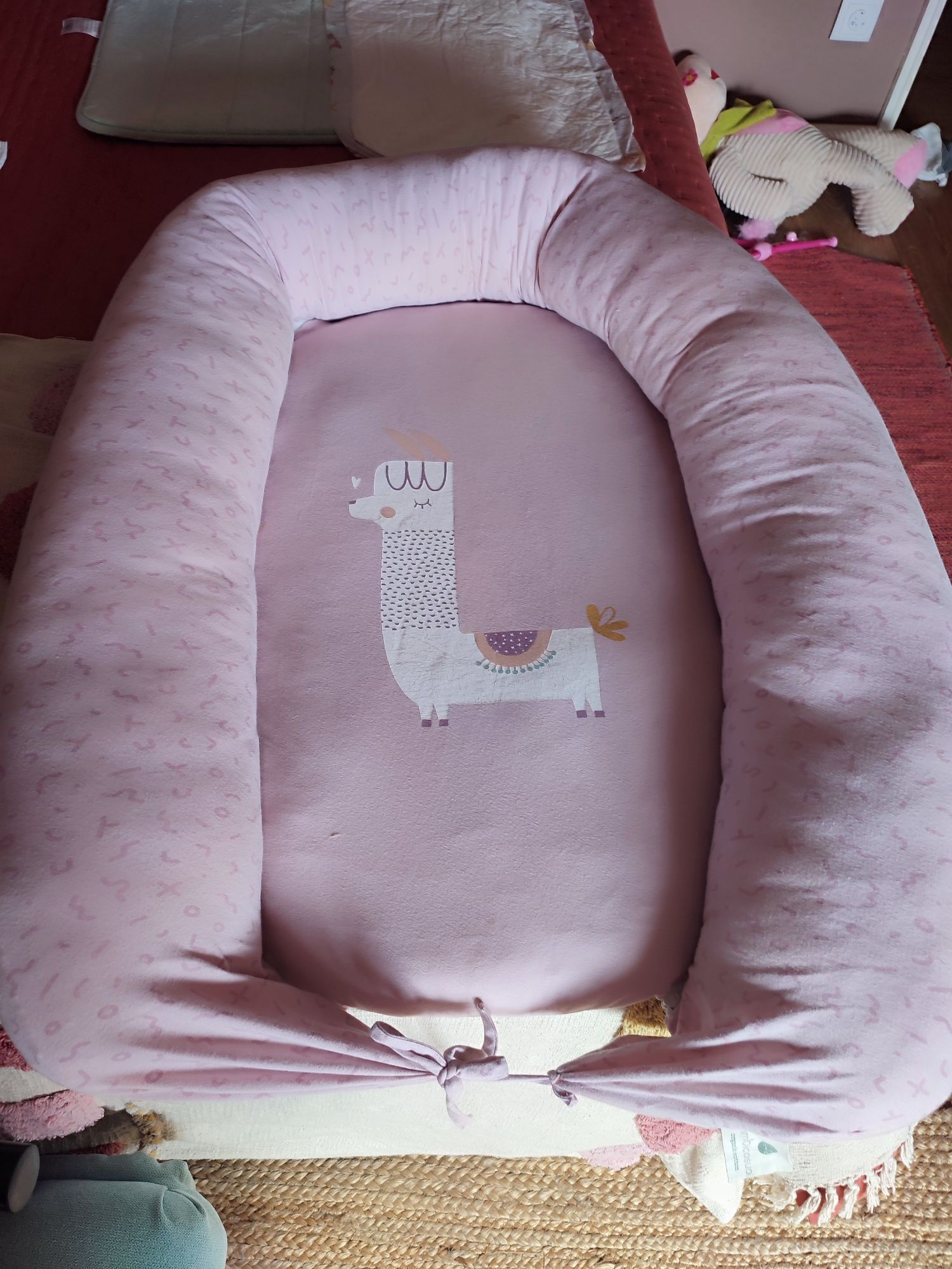 Ninho de bebê para menina