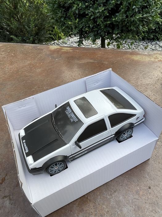 Машинка на пульті. Машинка на радіокеруванні. Дрифт машинка. Тойота.