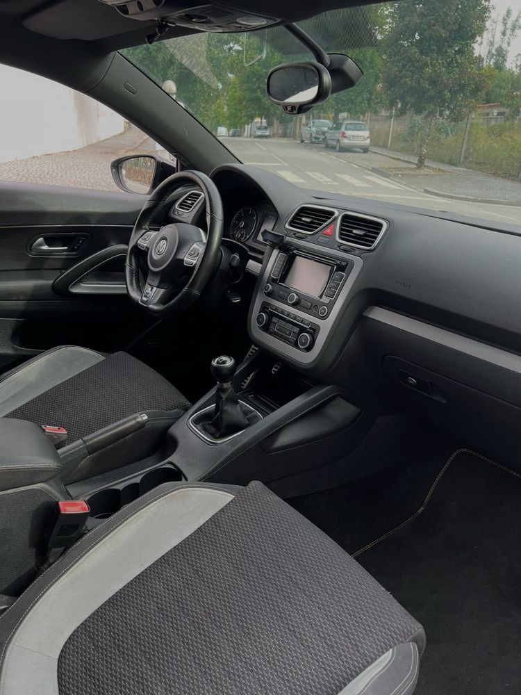 VOLKSWAGEN SCIROCCO 2.0TDI R-Line 140CV