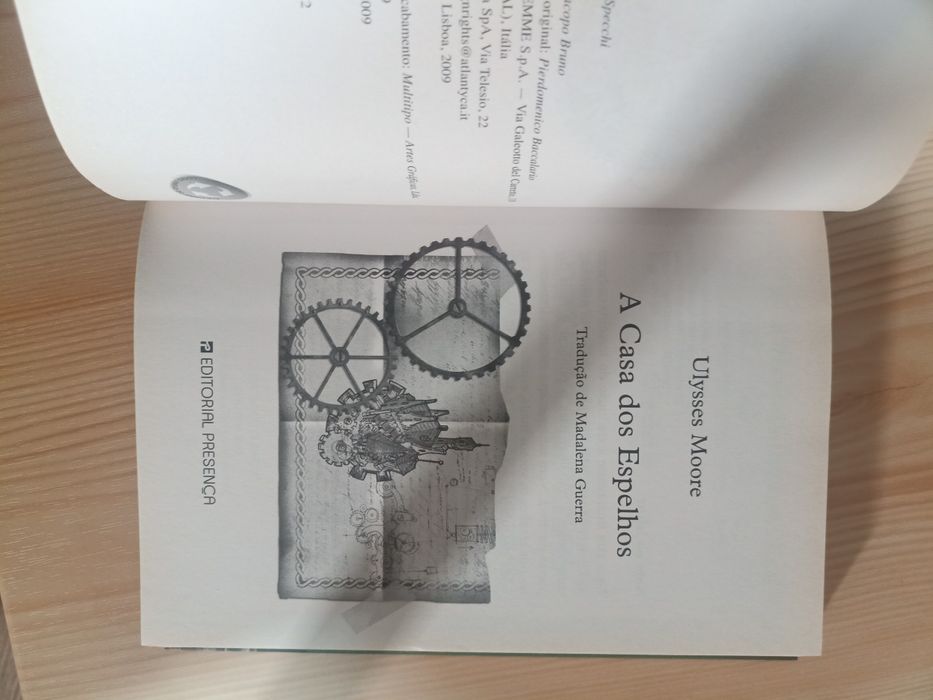 Livro: A casa dos espelhos
