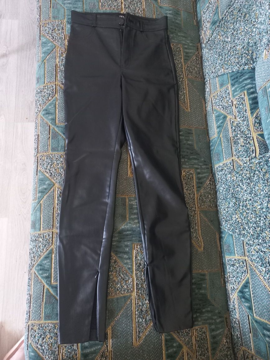 Продам шкіряні штани Zara (утеплені)
