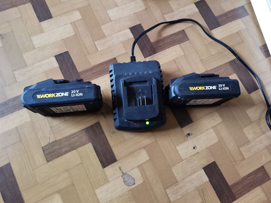 Ładowarka i 2 baterie WorkZone 20V