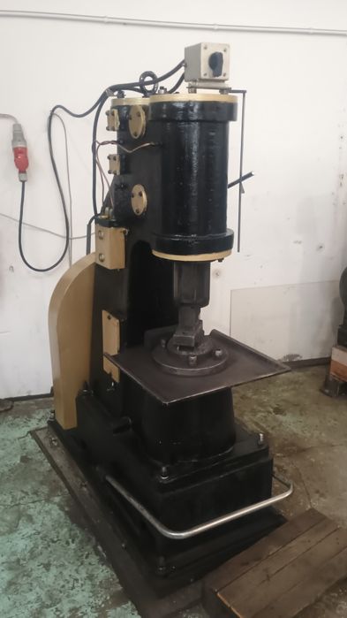 Młot pneumatyczny C41-40