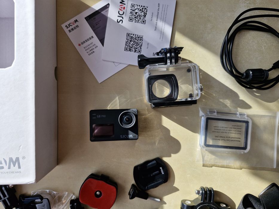 SJcam SJ8 pro 4k duży zestaw karta 64GB pilot szelki gopro