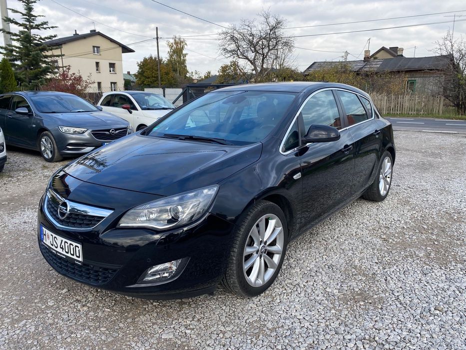 Opel Astra 1.4 16V 140KM.COSMO.Niski przebieg.2Kpl.Kół.NAVI.KSENON.Klimatronik.