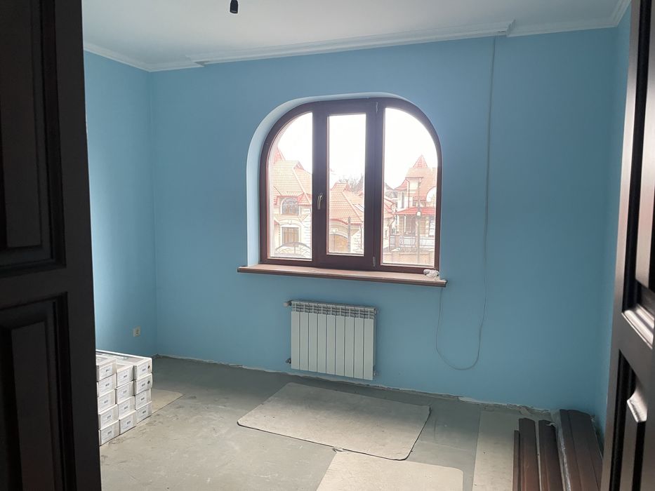 Будинок з прилеглою земельною ділянкою