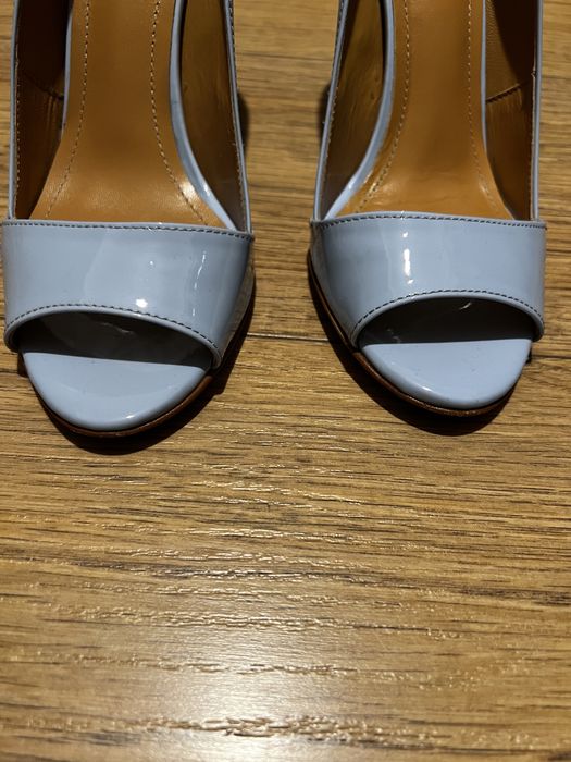 Szpilki lakierowane Kazar