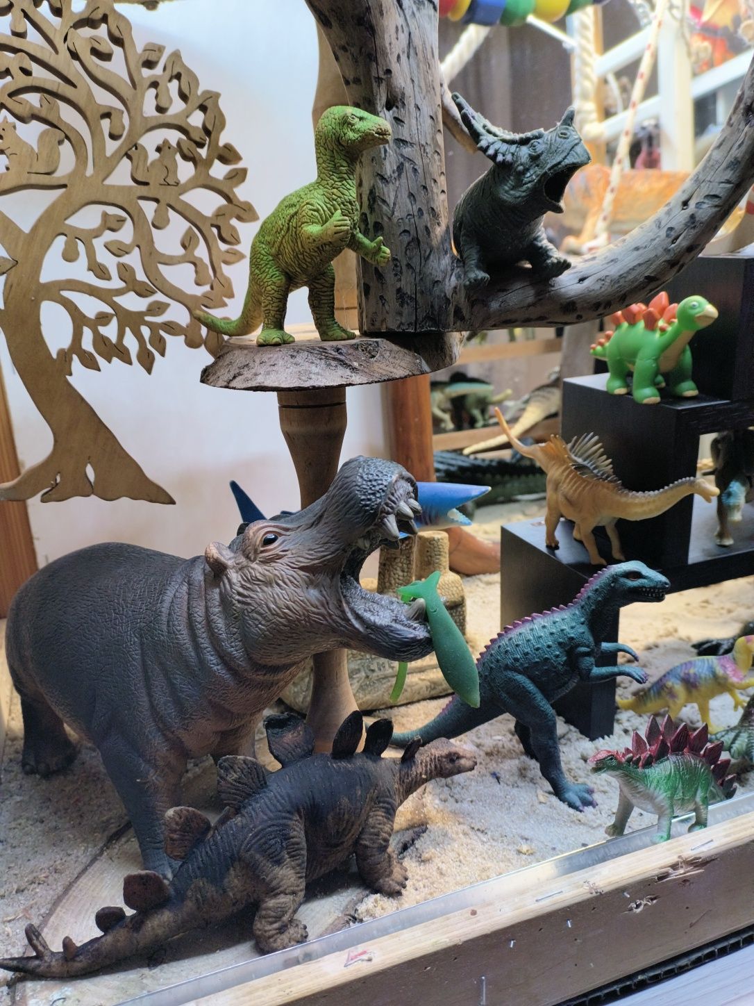 Figurki Dinozaury Płazy Gady Pająki itp.