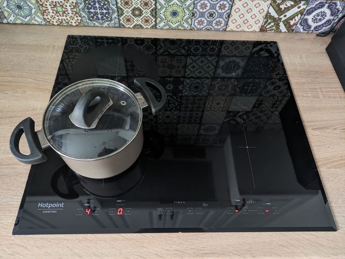 Индукционная варочная поверхность ariston-hotpoin KID641Bt