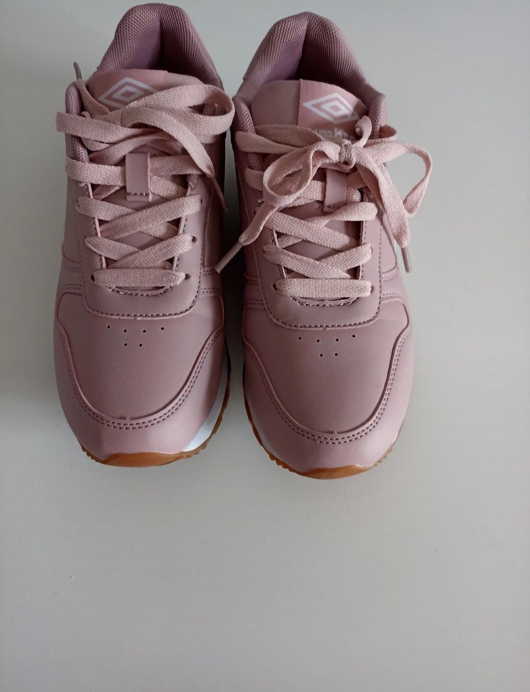 Nowe różowe buty Umbro sportowe