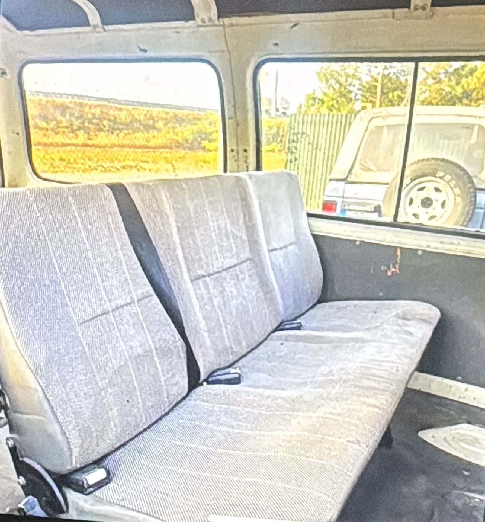 Carrinha isuzu  creme
