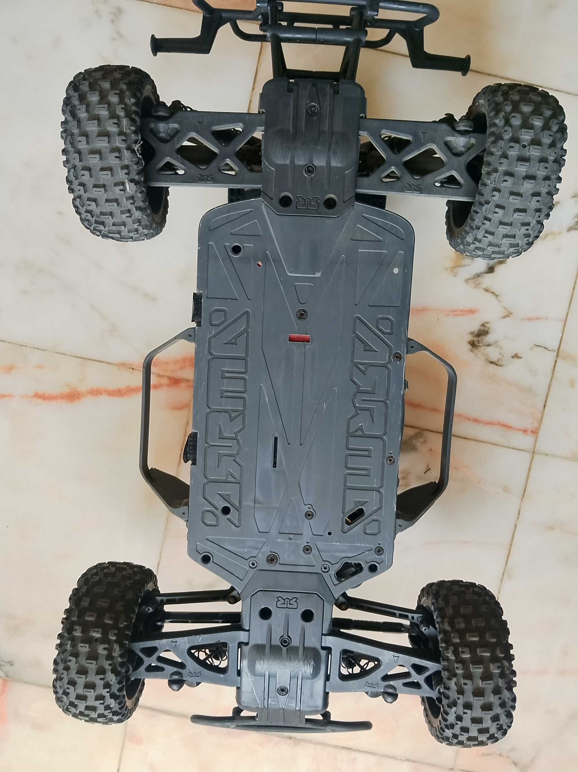 Carro telecomandado traxxas 4x4
