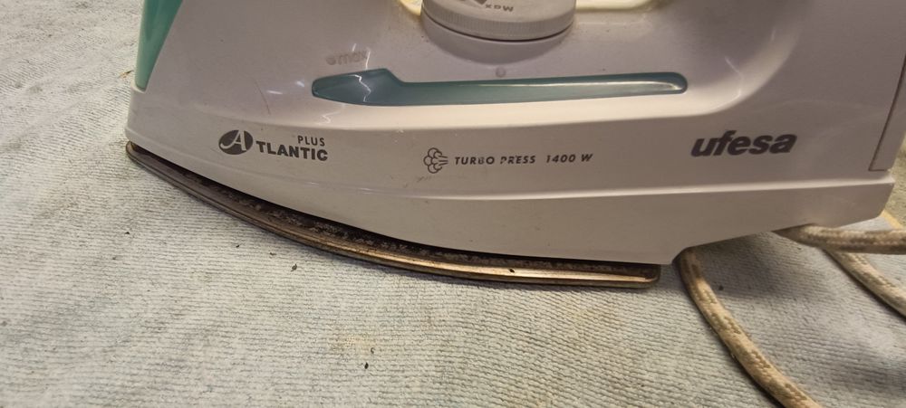Ferro de engomar ufesa 1400W