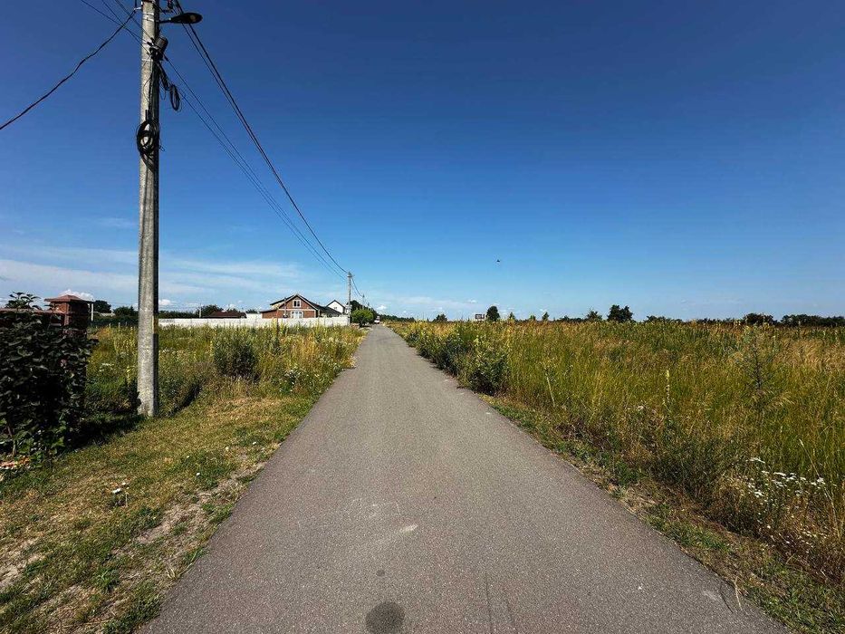 Продаж земельної ділянки в с Микуличі.15сот,асфальтована вулиця.ID:731