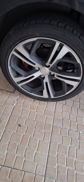 Jantes e pneus 208gti