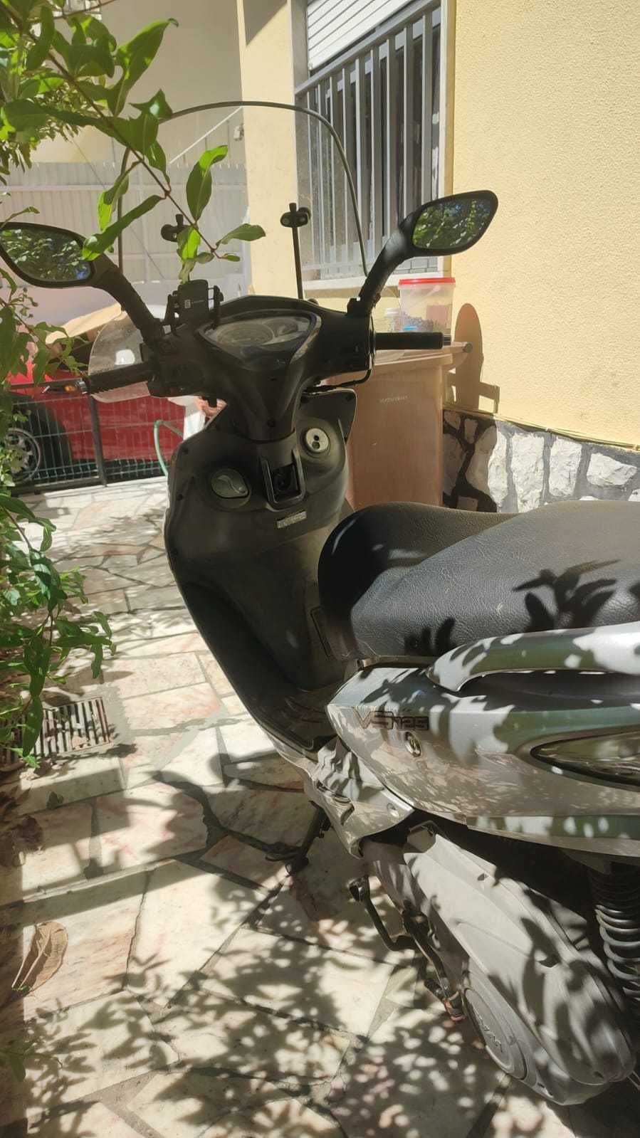 Sysm VS125 scooter