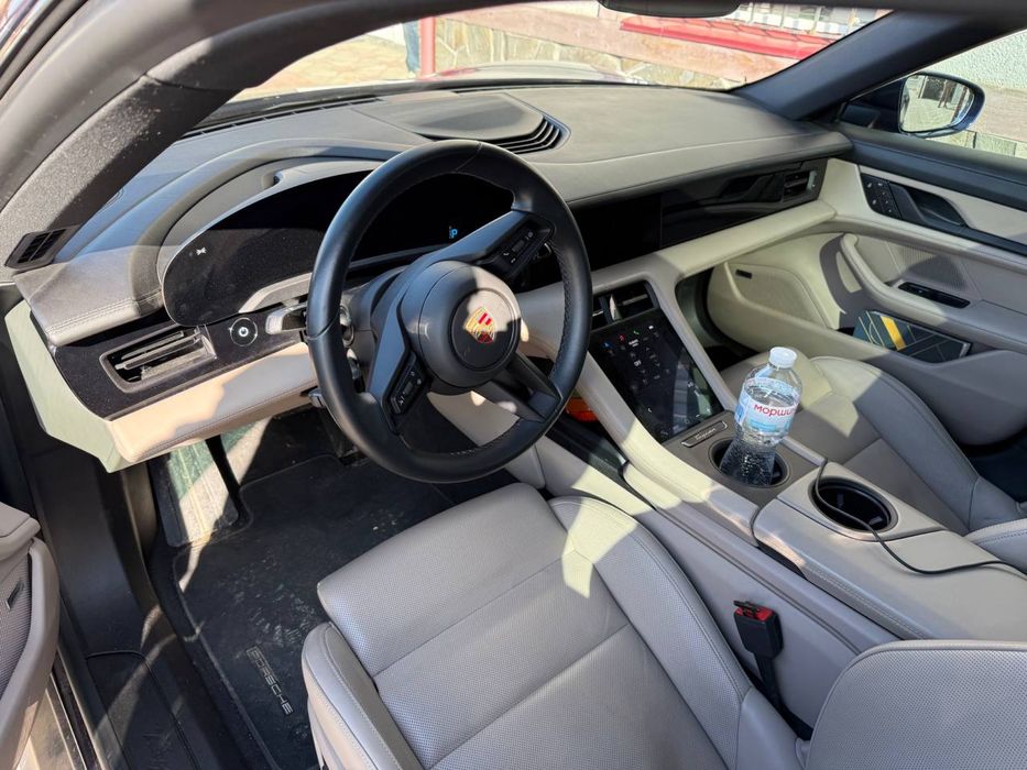Porsche Taycan 2022 пробіг 17000 машина в ідеальному стані