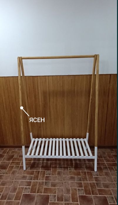 Вішалка-стійка дерев'яна. Вешалка стойка.
