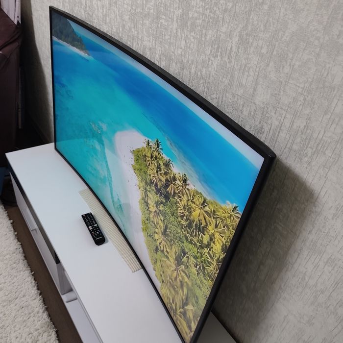 Изогнутый телевизор Samsung 55", SMART-TV, Wi-Fi, 4K