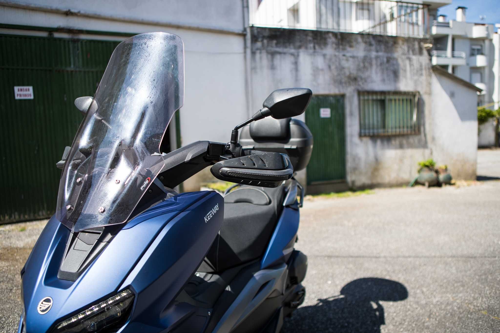 KEEWAY VIESTE 125 - Topcase SHAD e Viseira PUIG