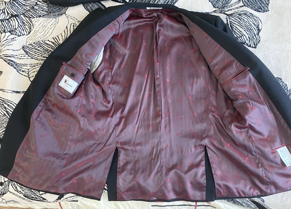 Чоловічий костюм Voronin