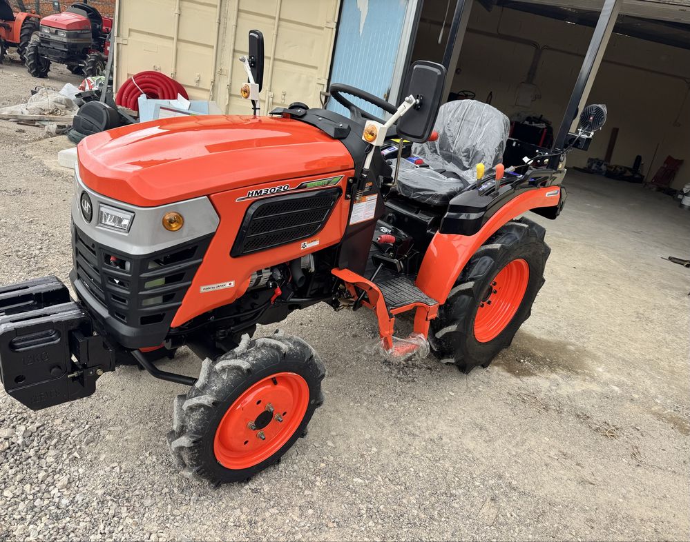 Trator Hinomoto HM 3020 c/ matricula e decomentos