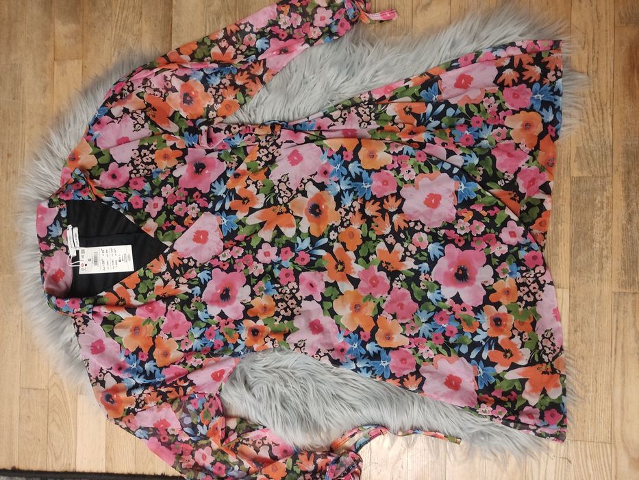 Sukienka Reserved w kwiaty