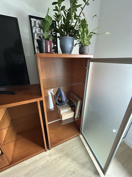 Conjunto de 2 moveis de madeira (cerejeira) + 1 prateleira