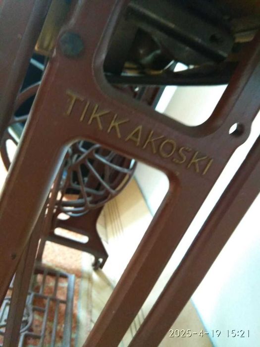 швейная машинка  Финляндия  станина чугунная Tikka