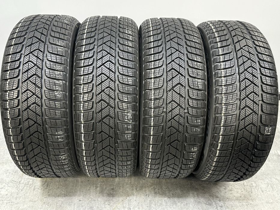 Нові зимові шини Pirelli Sottozero3 215/55 R17 94H AO