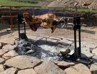 Rożen z napędem elektrycznym do 25 kg na ziemię, ognisko lub grill
