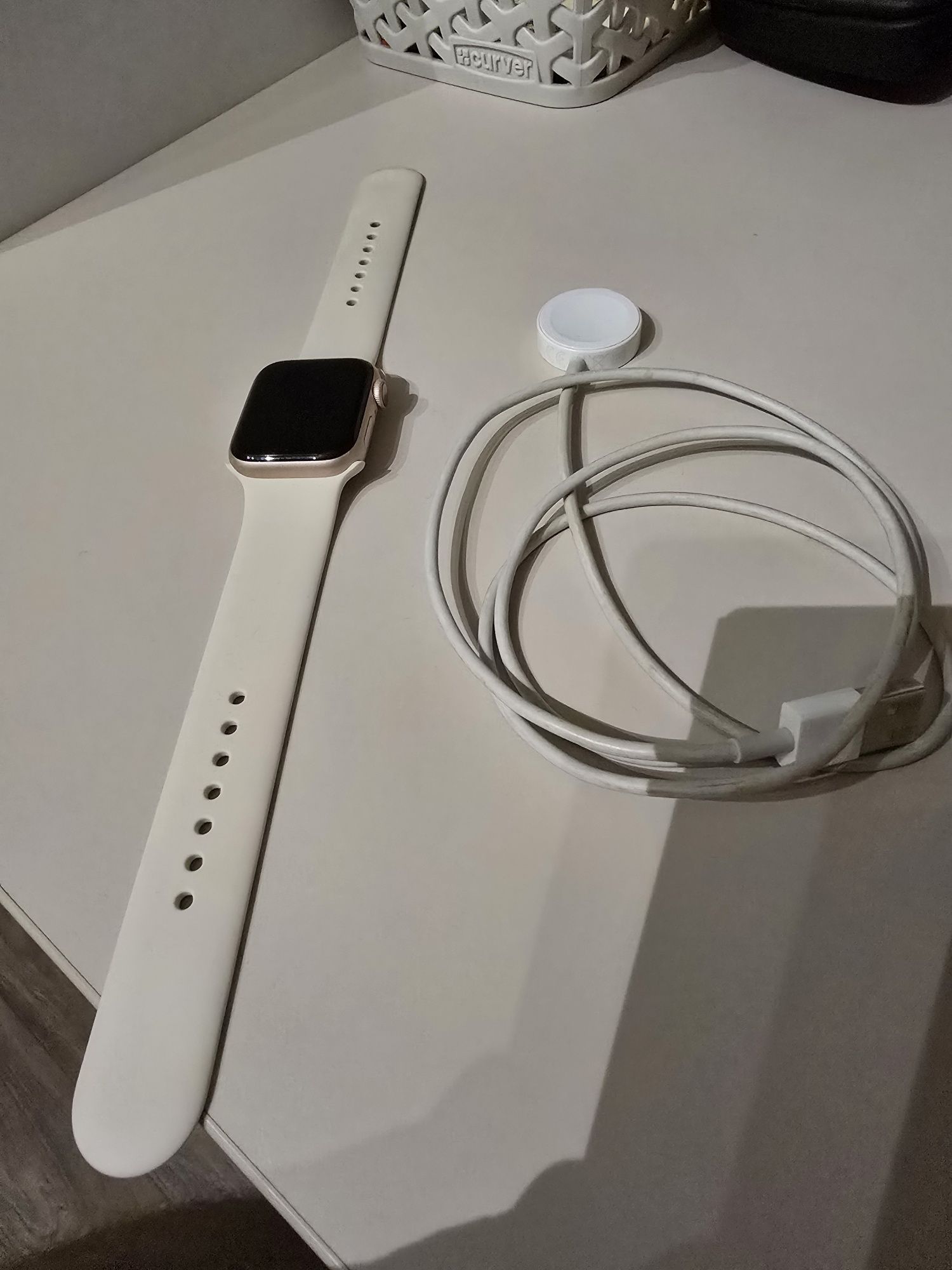 Продам Apple watch 4