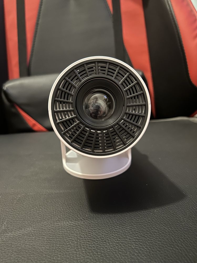 Projektor LED Q200 – nowy