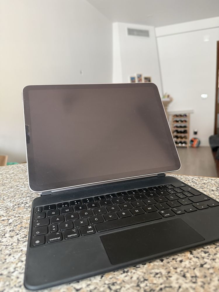 IPad Air (5th Generation) Wi-fi - 2022 com Magic Keyboard