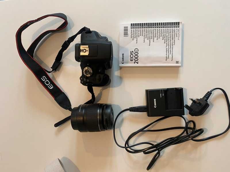 Canons EOS 2000D for sale