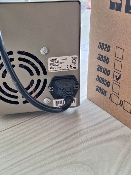 Блок живлення лабораторний YIHUA 3010D