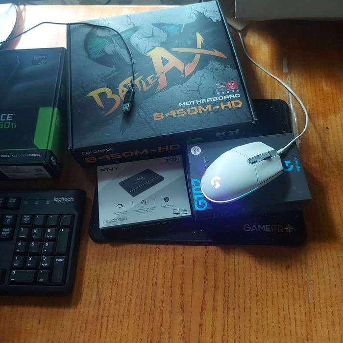 Продам компьютер Игровой с монитор,клавиатура,мышка.