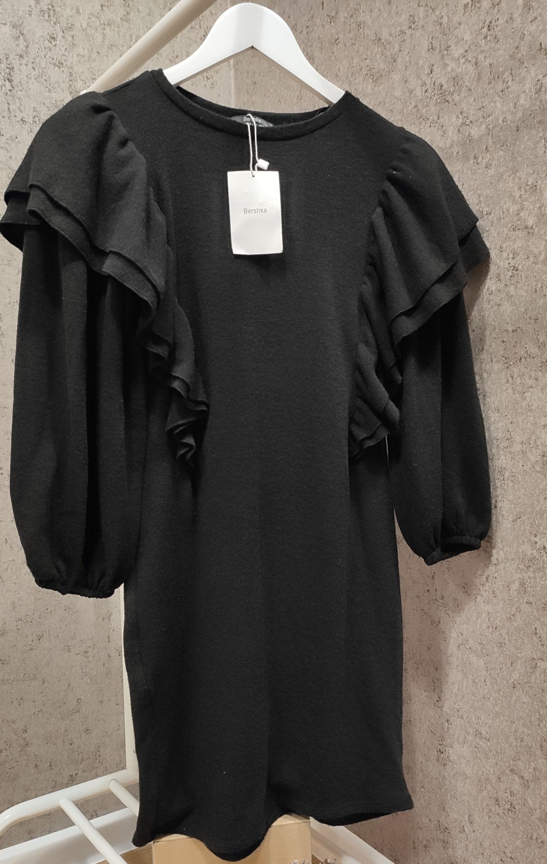 Платье Bershka новое