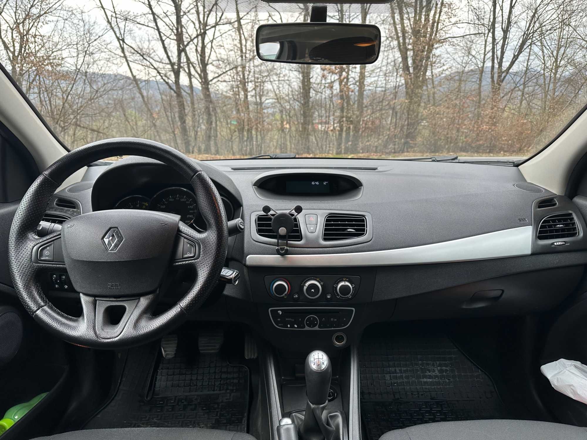Renault Fluence 2012 (Megane III sedan) 1.5d