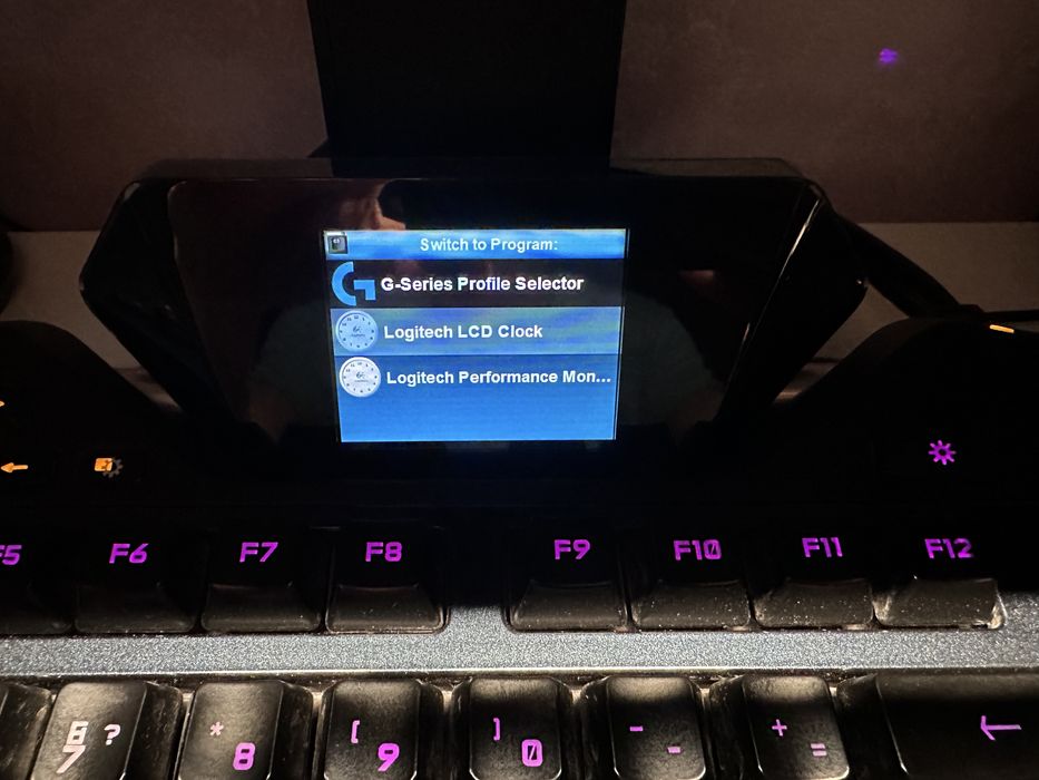 Топова ігрова клавіатура Logitech G19S з екранчиком